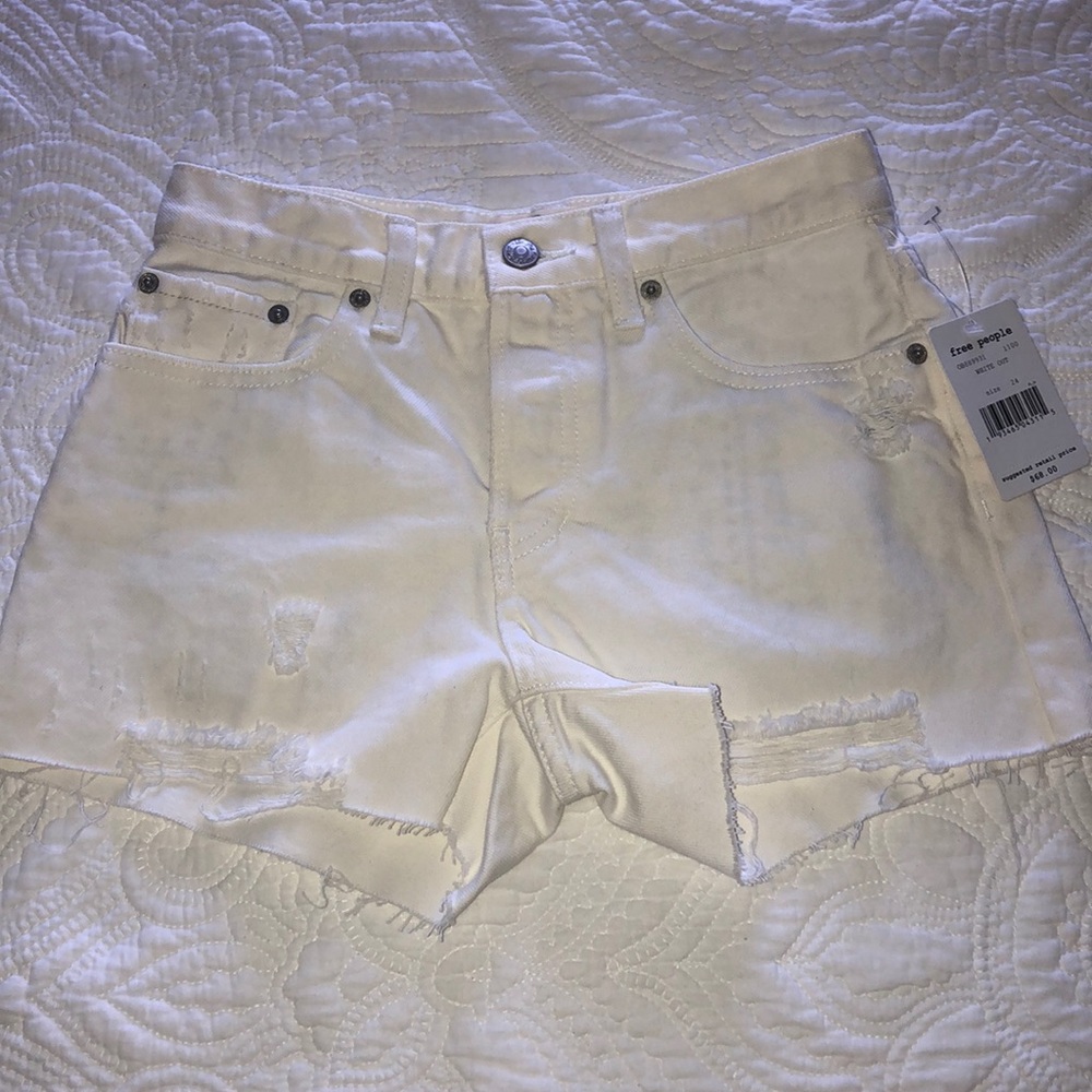 Free people White jean shorts